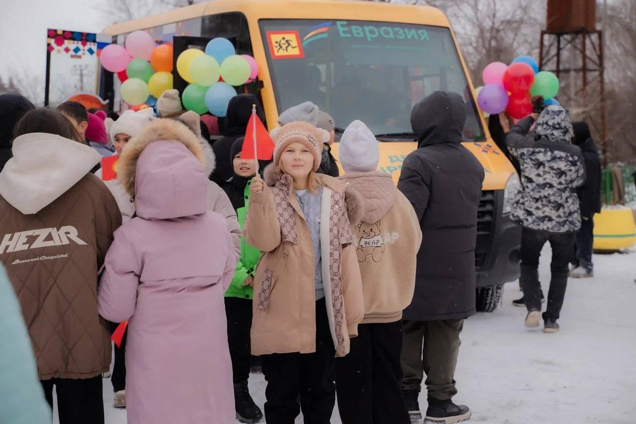 В Кыргызстане начали курсировать школьные автобусы, подаренные АНО &laquo;Евразия&raquo;