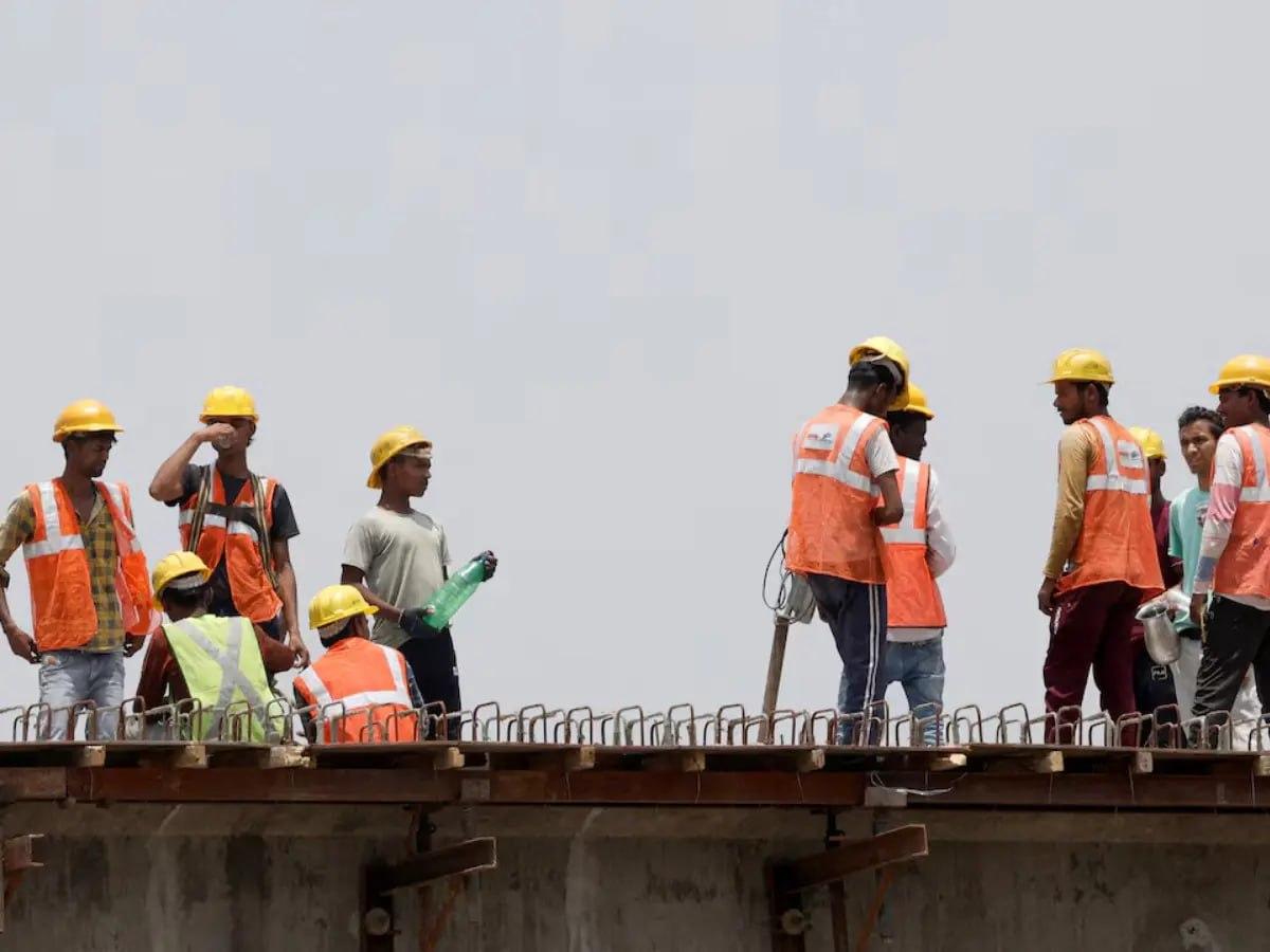 Россия Индиядан миңдеген мигранттарды алып келүүгө даярданууда
&nbsp;