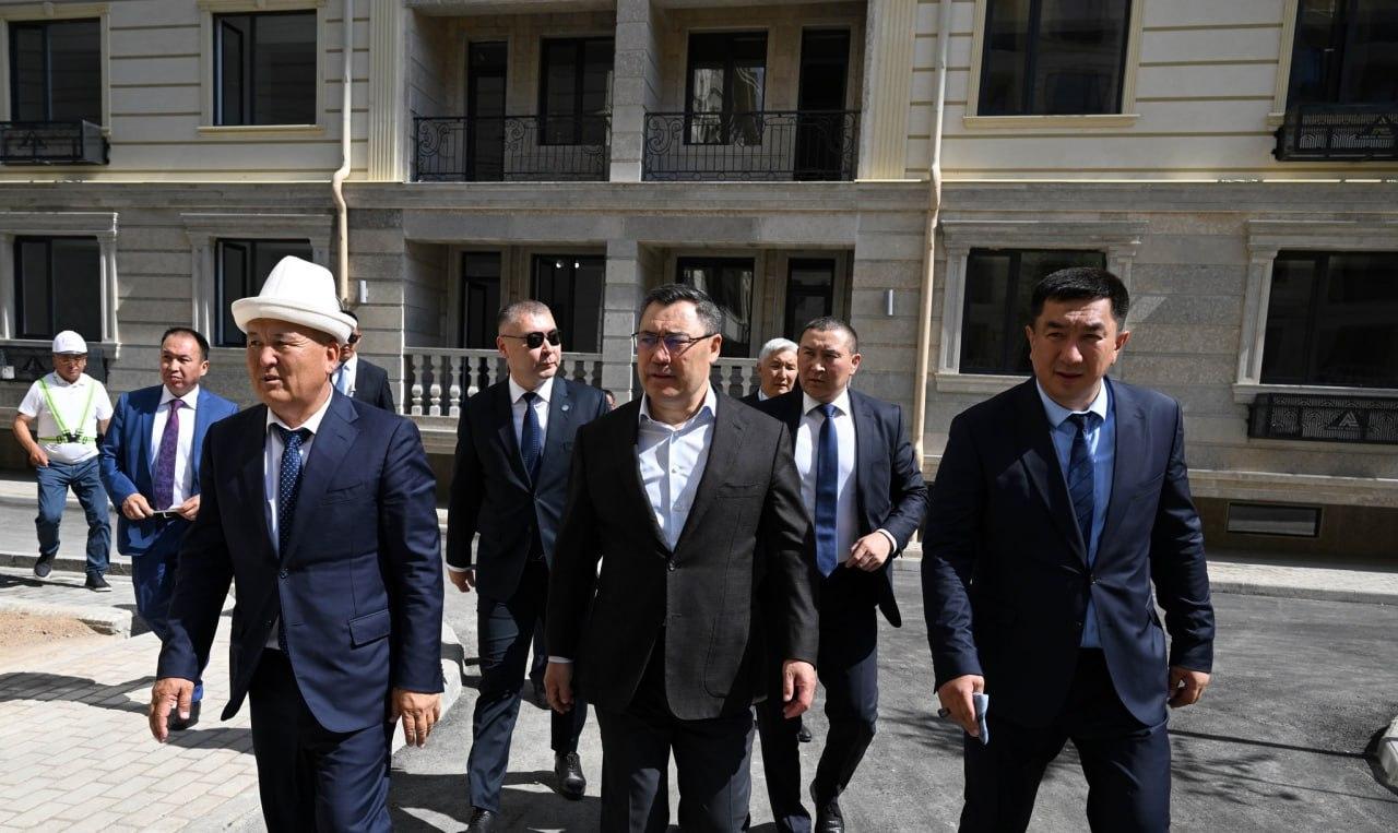 Садыр Жапаров " Асман Резиденс" теги батирлер менен таанышты