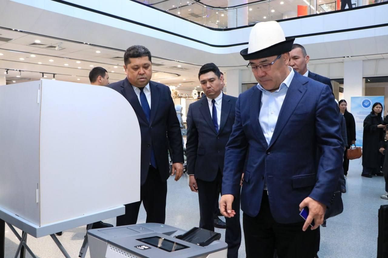 Садыр Жапаров тесттик добуш берүүгө катышты
&nbsp;